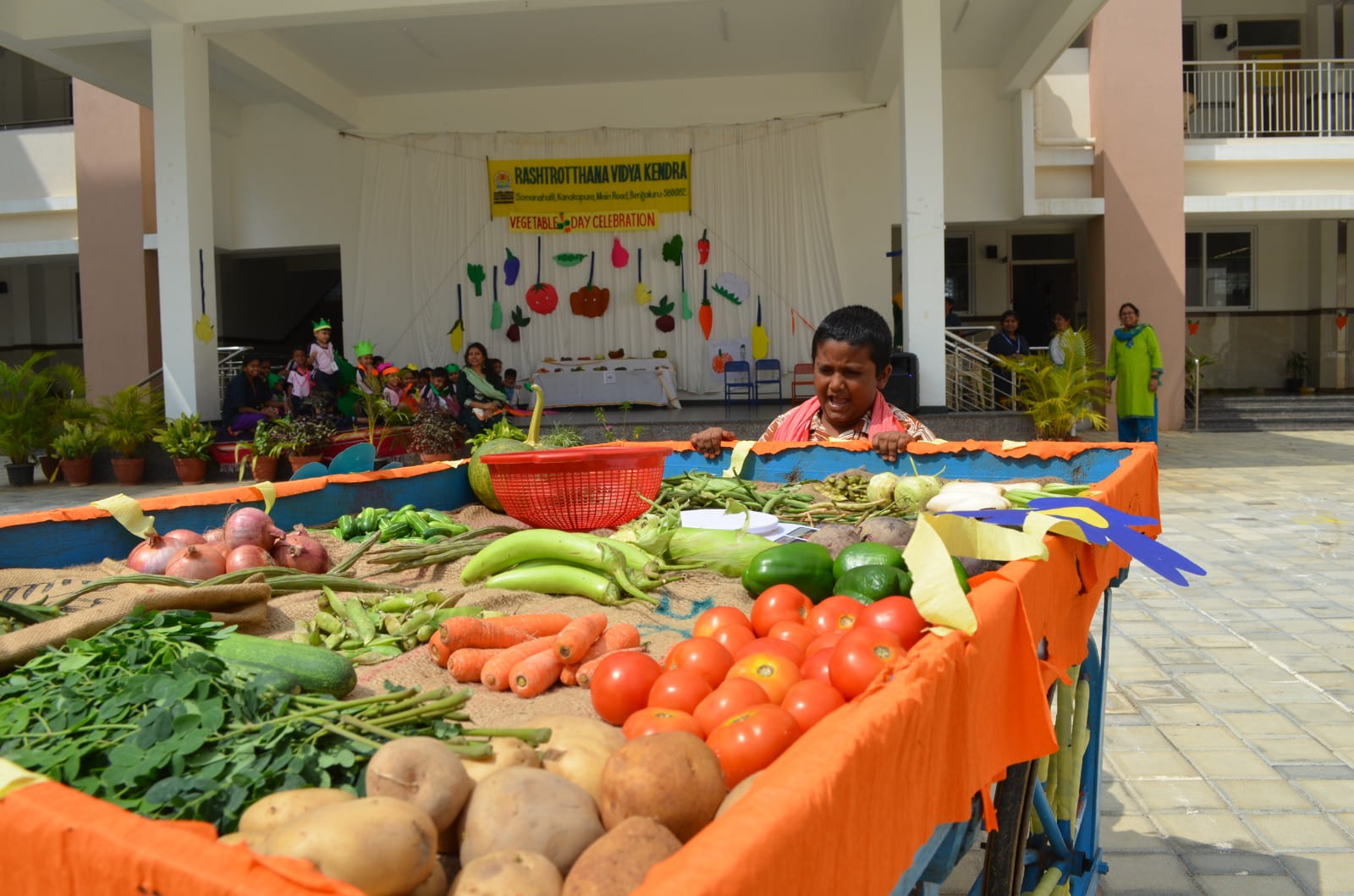 RVK – Somanahalli Celebrates 'Vegetable Day' with Fun and Learning (20)