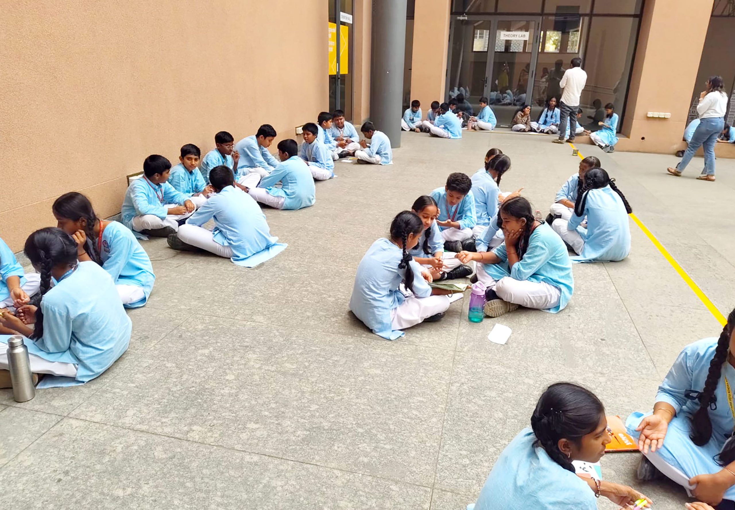 RVK – Somanahalli Students Visit Bengaluru Science Gallery and Cubbon Park (10)