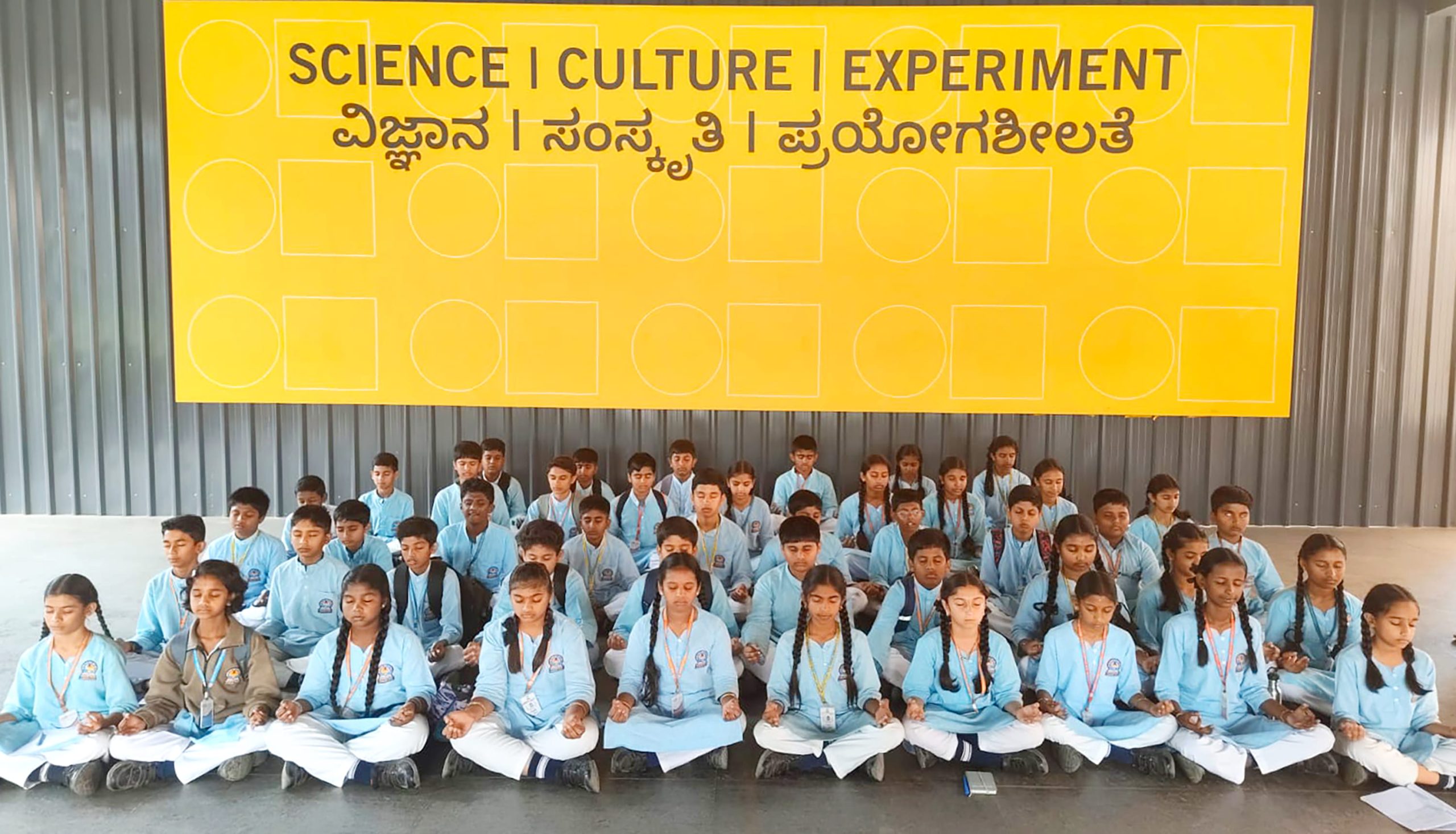 RVK – Somanahalli Students Visit Bengaluru Science Gallery and Cubbon Park (11)