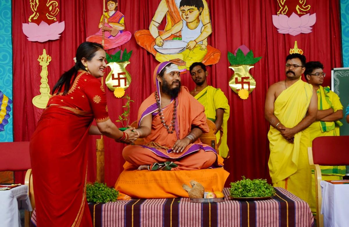 RVK – Somanahalli Observes Aksharabhyas and Vidyarambha program (17)