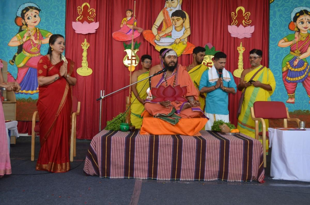 RVK – Somanahalli Observes Aksharabhyas and Vidyarambha program (30)