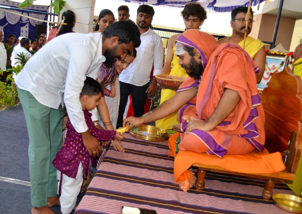 RVK – Somanahalli Observes Aksharabhyas and Vidyarambha program (32)
