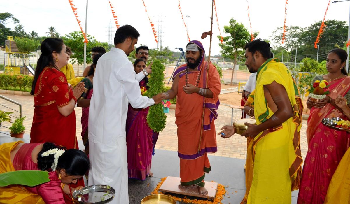 RVK – Somanahalli Observes Aksharabhyas and Vidyarambha program (4)