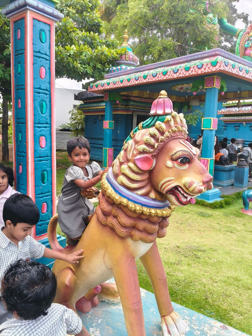 Field Trip to Nisarga Farmhouse and Trimurti Temple (2)