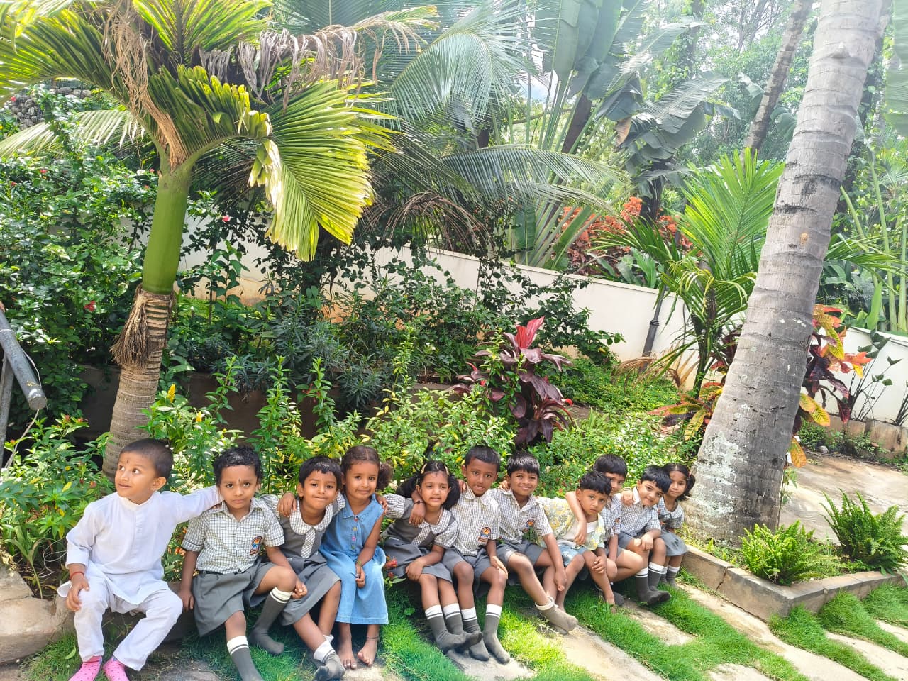 Field Trip to Nisarga Farmhouse and Trimurti Temple (5)