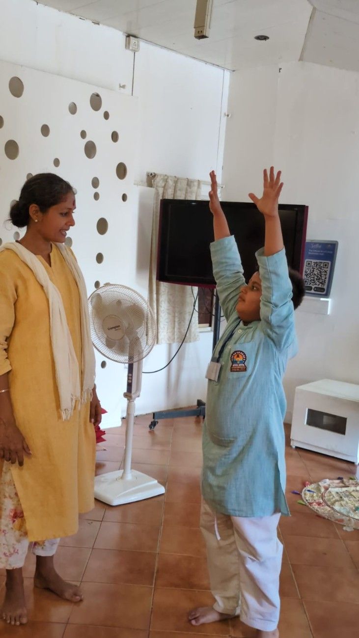 RVK - Somanahalli Students Visited Art of Living (3)