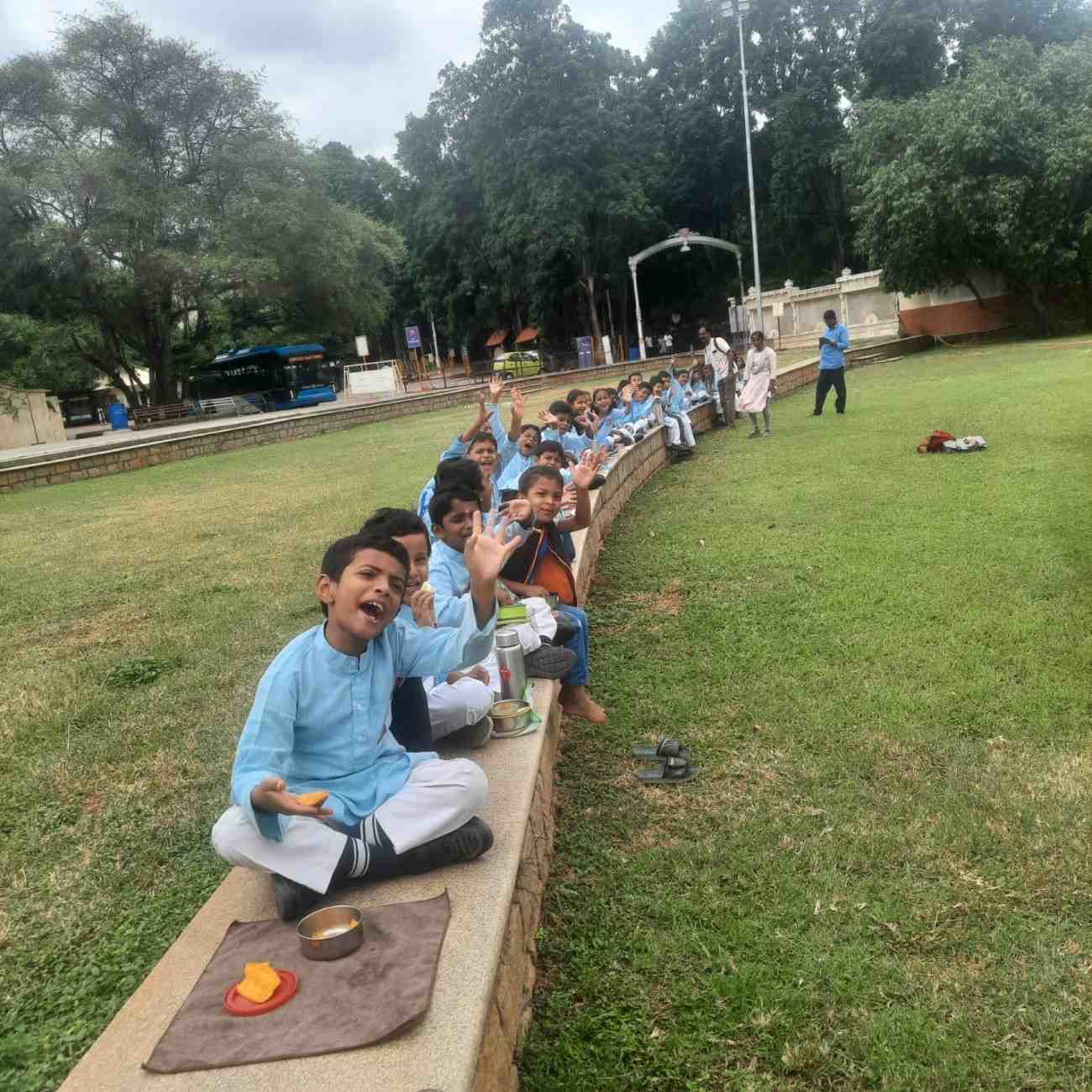RVK - Somanahalli Students Visited Art of Living (7)