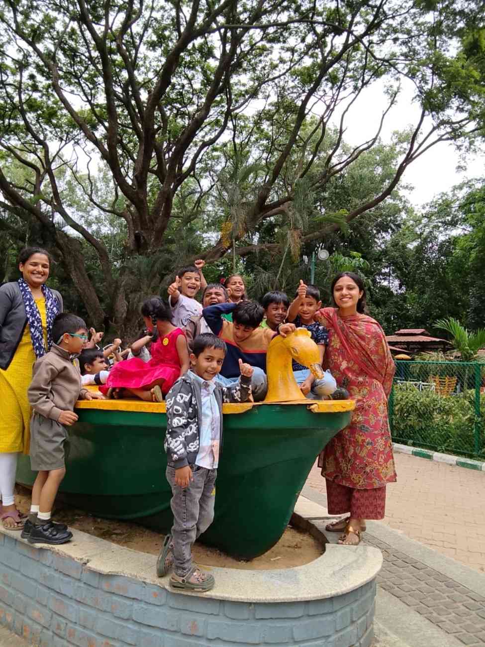 RVK – Somanahalli Class 1 Students Enjoyed Educational Trip (7)