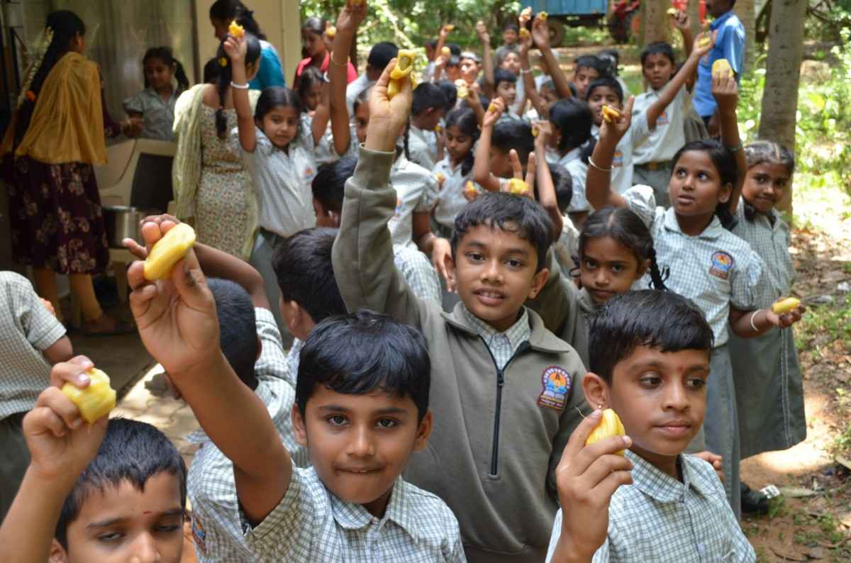 RVK – Somanahalli Students’ First Educational Trip (1)
