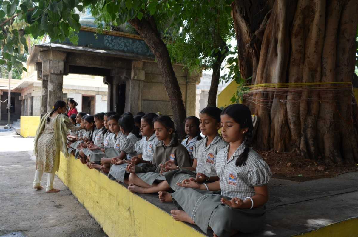 RVK – Somanahalli Students’ First Educational Trip (10)