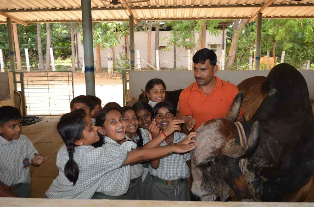 RVK – Somanahalli Students’ First Educational Trip (3)