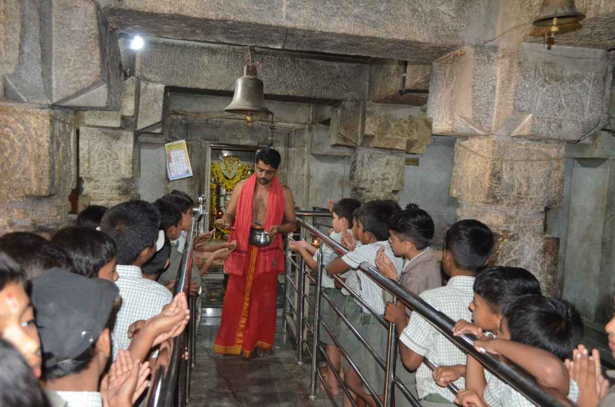 RVK – Somanahalli Students’ First Educational Trip (7)
