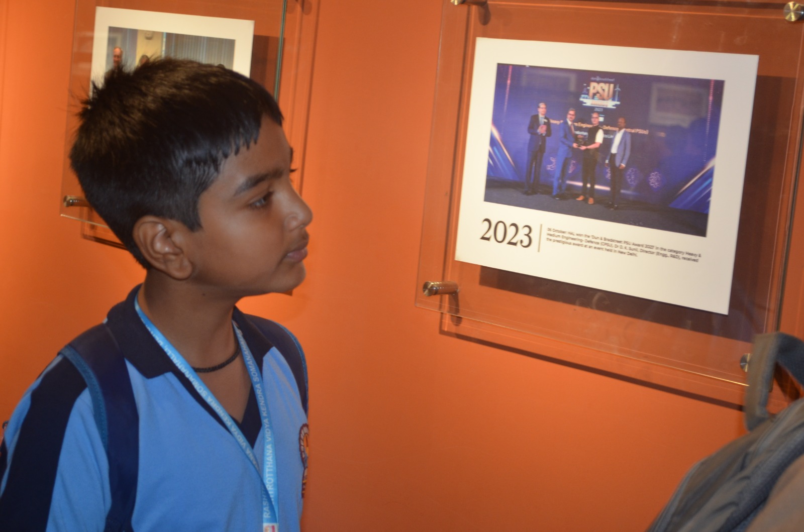 Bengaluru, Aug. 25 An educational tour was organised for the students of class 8 of Rashtrotthana Vidya Kendra - Somanahalli to Hindustan Aeronautics Limited (H ( (11)