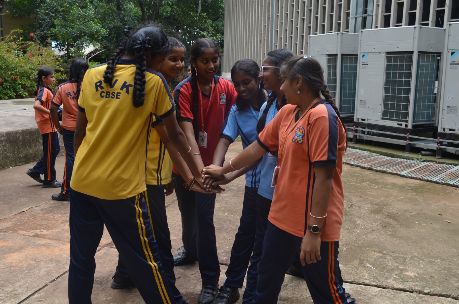 Bengaluru, Aug. 25 An educational tour was organised for the students of class 8 of Rashtrotthana Vidya Kendra - Somanahalli to Hindustan Aeronautics Limited (H ( (12)