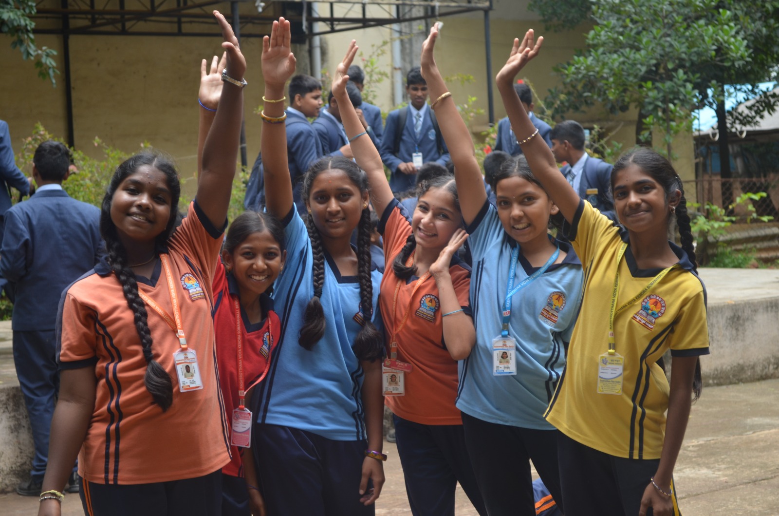 Bengaluru, Aug. 25 An educational tour was organised for the students of class 8 of Rashtrotthana Vidya Kendra - Somanahalli to Hindustan Aeronautics Limited (H ( (15)