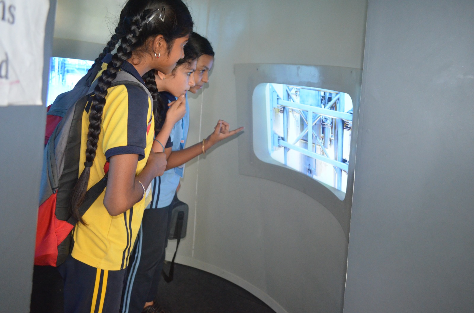 Bengaluru, Aug. 25 An educational tour was organised for the students of class 8 of Rashtrotthana Vidya Kendra - Somanahalli to Hindustan Aeronautics Limited (H ( (4)