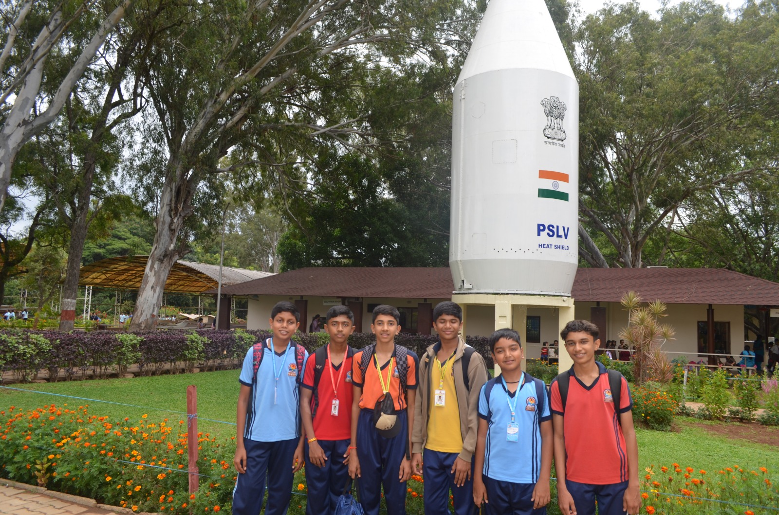 Bengaluru, Aug. 25 An educational tour was organised for the students of class 8 of Rashtrotthana Vidya Kendra - Somanahalli to Hindustan Aeronautics Limited (H ( (7)